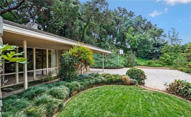 574 S Chaparro, Covina, CA 91724