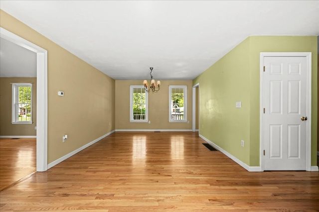 20 Hilltop Farm Rd, Auburn, MA 01501