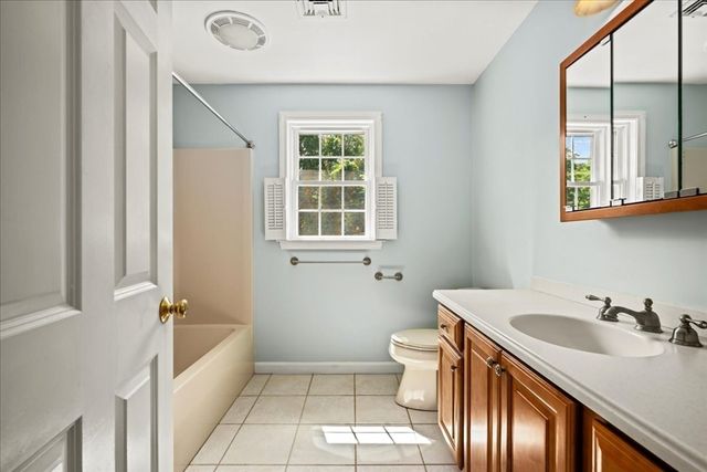 20 Hilltop Farm Rd, Auburn, MA 01501