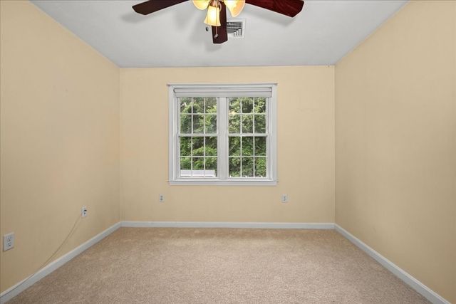 20 Hilltop Farm Rd, Auburn, MA 01501