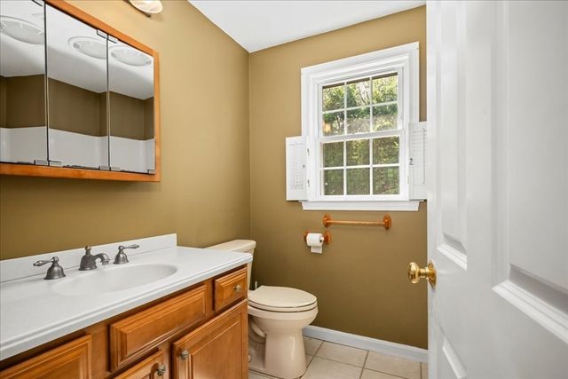 20 Hilltop Farm Rd, Auburn, MA 01501