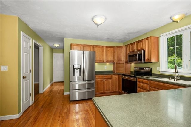 20 Hilltop Farm Rd, Auburn, MA 01501