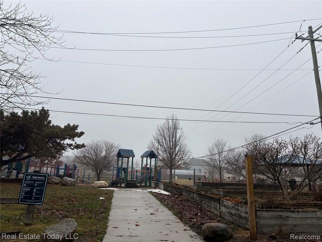 1304 17th Street 18, Detroit, MI 48216