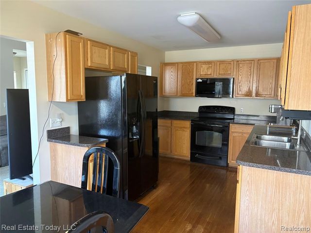 1304 17th Street 18, Detroit, MI 48216