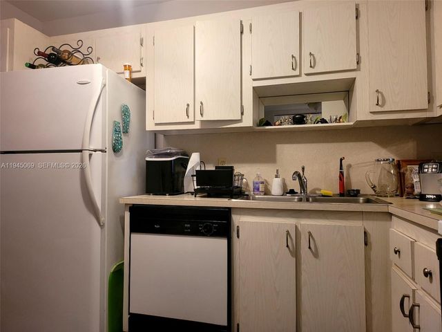 4832 Esedra Ct 105, Lake Worth, FL 33467