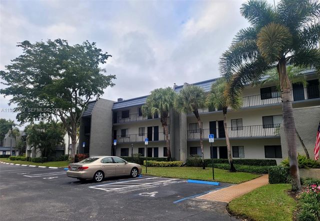 4832 Esedra Ct 105, Lake Worth, FL 33467