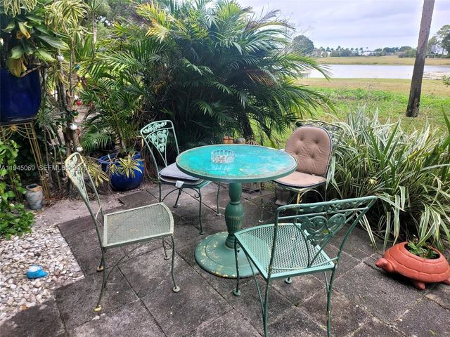 4832 Esedra Ct 105, Lake Worth, FL 33467