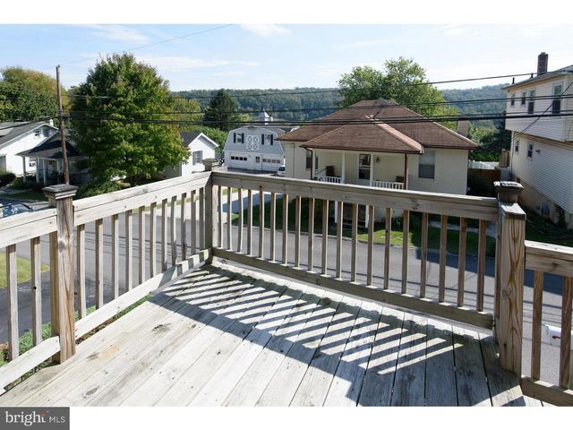 374 DEHAVEN ST, Conshohocken, PA 19428