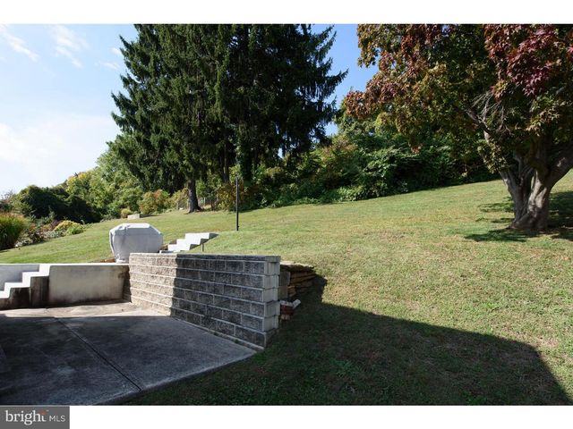 374 DEHAVEN ST, Conshohocken, PA 19428