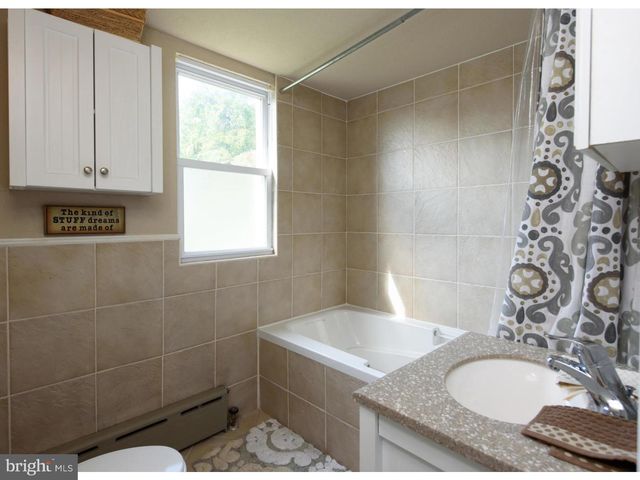 374 DEHAVEN ST, Conshohocken, PA 19428