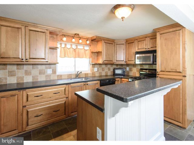 374 DEHAVEN ST, Conshohocken, PA 19428