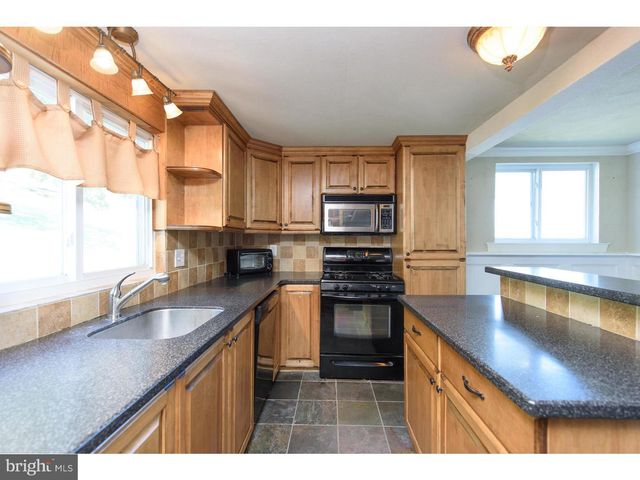 374 DEHAVEN ST, Conshohocken, PA 19428