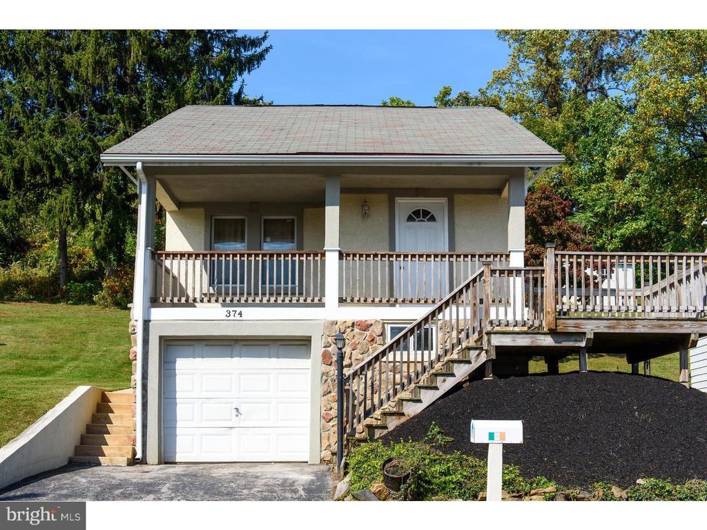 374 DEHAVEN ST, Conshohocken, PA 19428
