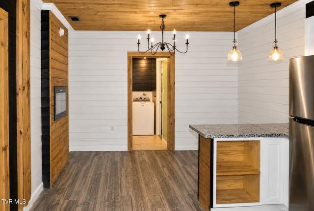 1014 Bluefield Avenue, Elizabethton, TN 37643