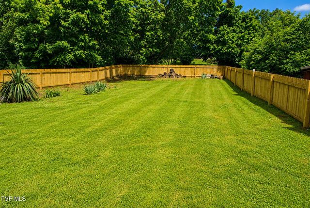 1014 Bluefield Avenue, Elizabethton, TN 37643
