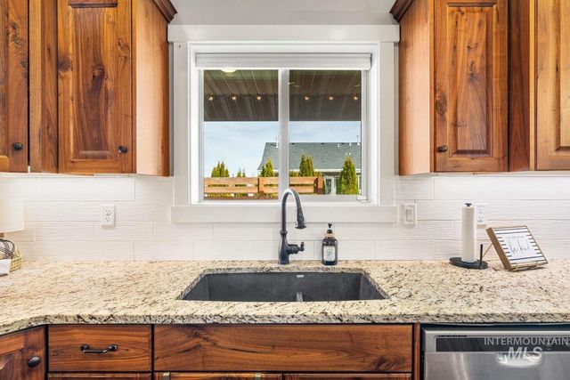 744 Midnight Sun Loop, Twin Falls, ID 83301