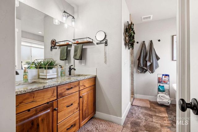 744 Midnight Sun Loop, Twin Falls, ID 83301