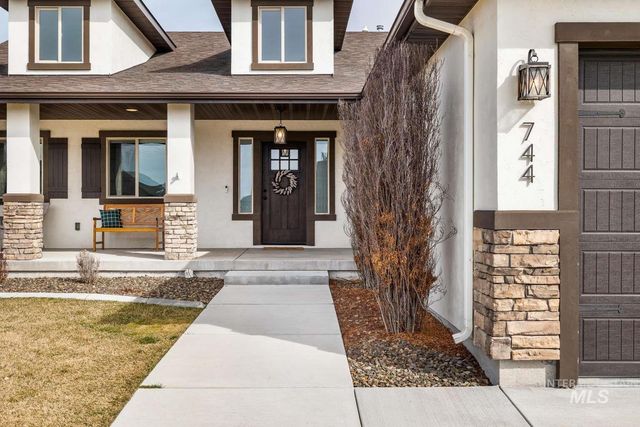 744 Midnight Sun Loop, Twin Falls, ID 83301