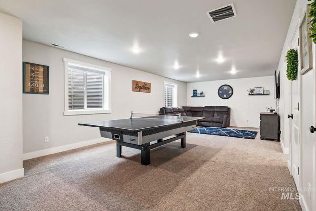 744 Midnight Sun Loop, Twin Falls, ID 83301