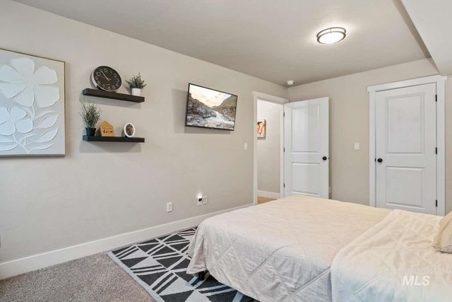 744 Midnight Sun Loop, Twin Falls, ID 83301