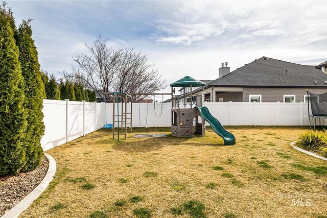 744 Midnight Sun Loop, Twin Falls, ID 83301