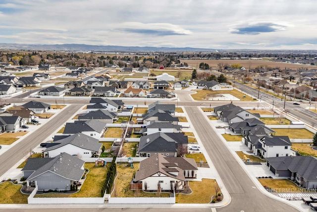 744 Midnight Sun Loop, Twin Falls, ID 83301
