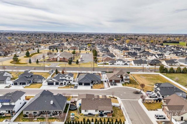 744 Midnight Sun Loop, Twin Falls, ID 83301