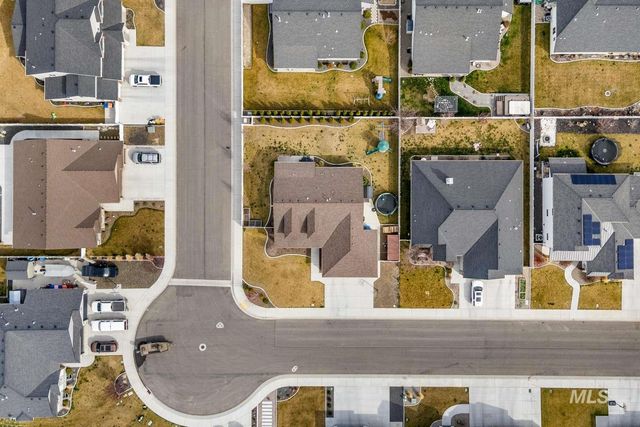 744 Midnight Sun Loop, Twin Falls, ID 83301