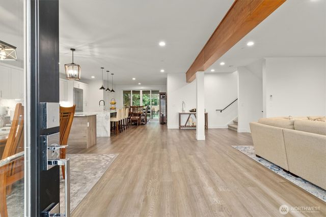 6921 55th Avenue S, Seattle, WA 98118