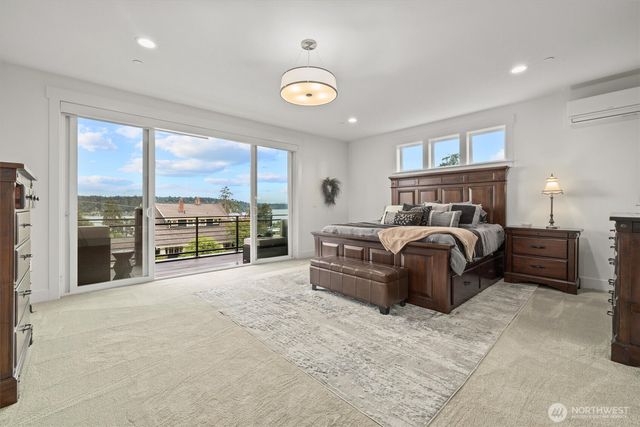 6921 55th Avenue S, Seattle, WA 98118