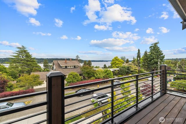 6921 55th Avenue S, Seattle, WA 98118