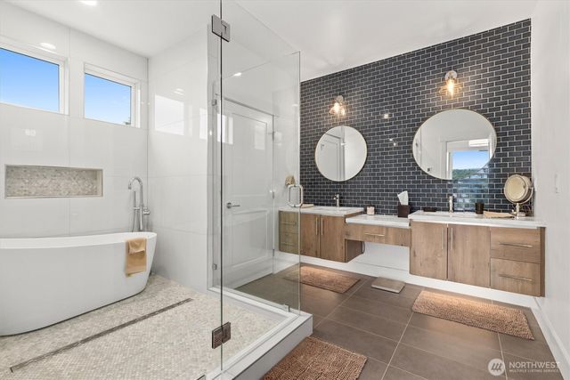 6921 55th Avenue S, Seattle, WA 98118