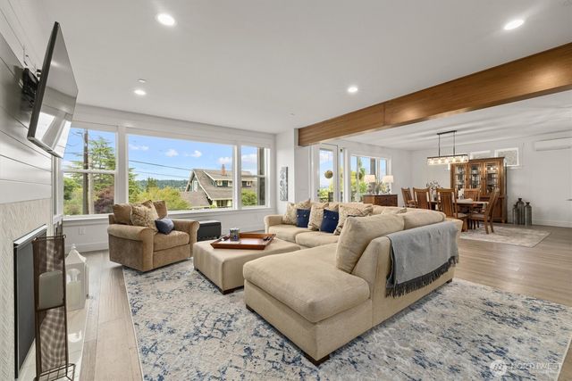 6921 55th Avenue S, Seattle, WA 98118