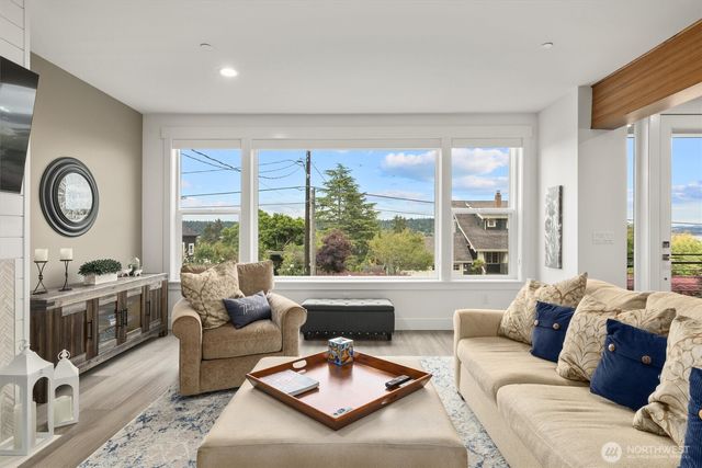 6921 55th Avenue S, Seattle, WA 98118