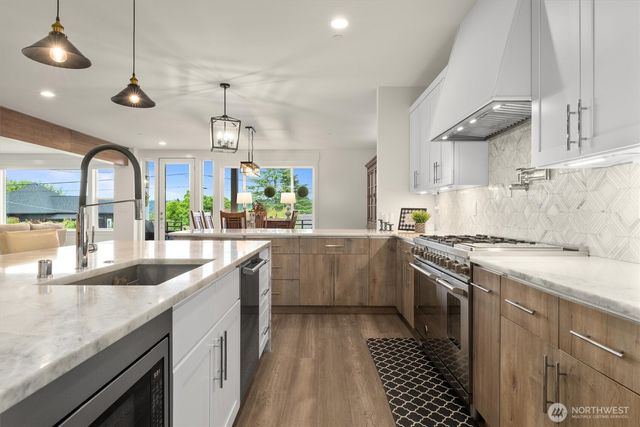 6921 55th Avenue S, Seattle, WA 98118