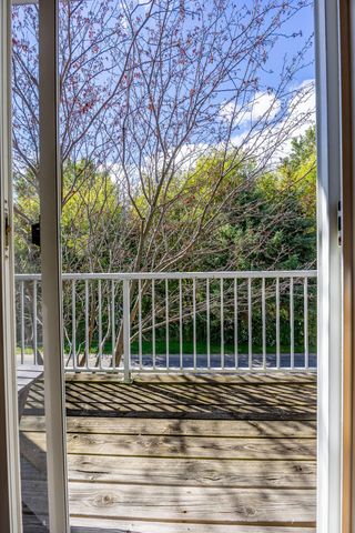 1555 County Road D E B, Maplewood, MN 55109