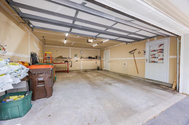 1555 County Road D E B, Maplewood, MN 55109