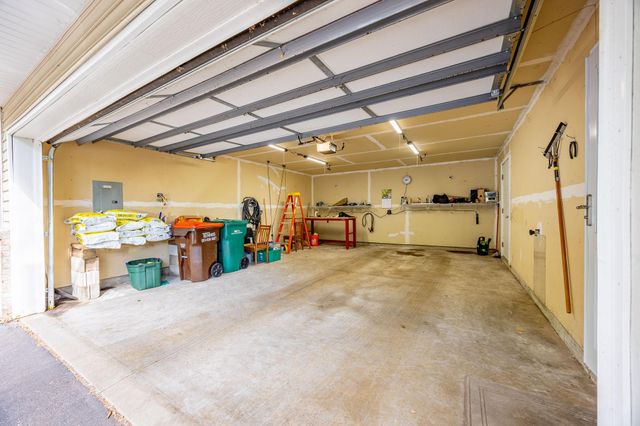 1555 County Road D E B, Maplewood, MN 55109