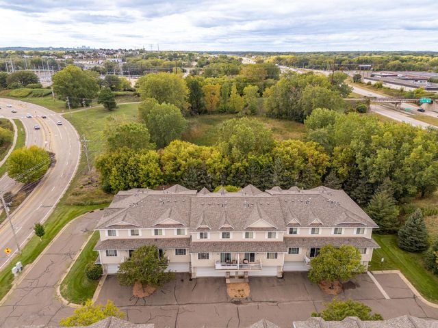 1555 County Road D E B, Maplewood, MN 55109