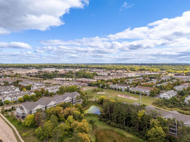 1555 County Road D E B, Maplewood, MN 55109