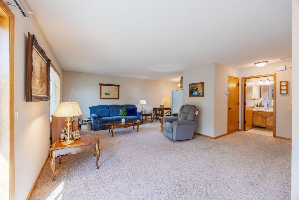 1555 County Road D E B, Maplewood, MN 55109 — photo 3