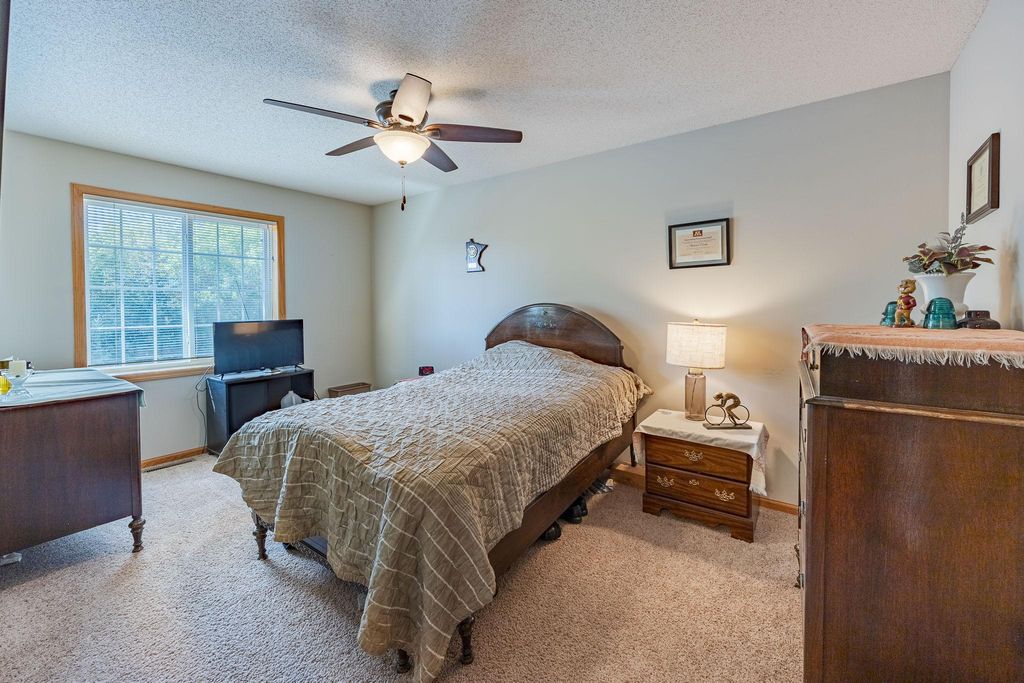 1555 County Road D E B, Maplewood, MN 55109 — photo 5
