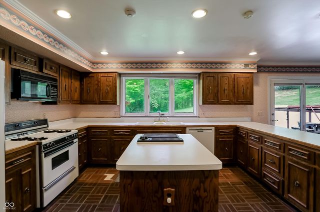 7922 Mill Pond Lane, Indianapolis, IN 46278