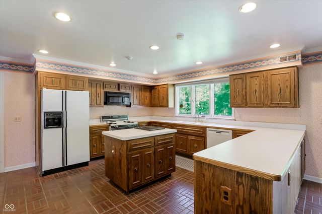 7922 Mill Pond Lane, Indianapolis, IN 46278