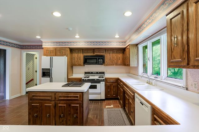 7922 Mill Pond Lane, Indianapolis, IN 46278