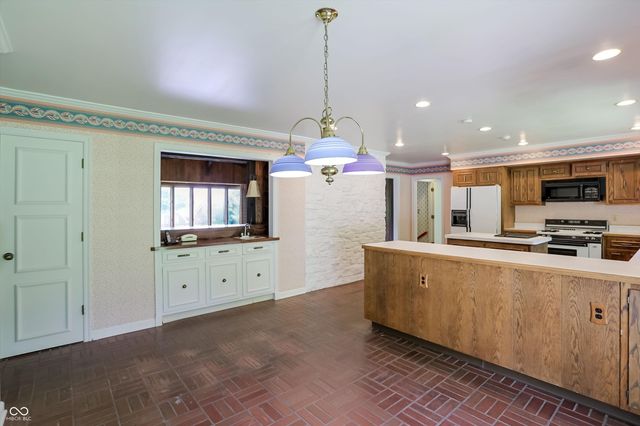 7922 Mill Pond Lane, Indianapolis, IN 46278