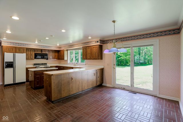 7922 Mill Pond Lane, Indianapolis, IN 46278