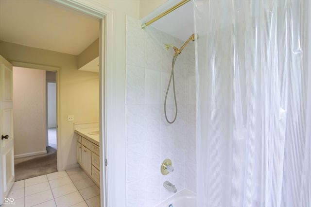 7922 Mill Pond Lane, Indianapolis, IN 46278