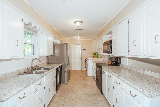1107 N Jeff Davis Avenue, Jacksonville, AR 72076