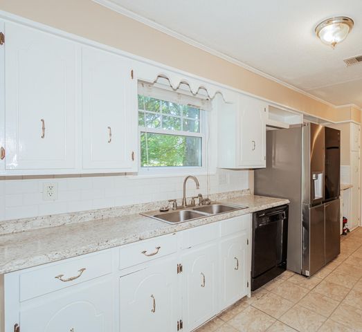 1107 N Jeff Davis Avenue, Jacksonville, AR 72076